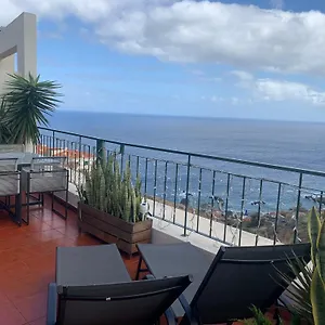 Oceanview Penthouse Apartment Canico (Madeira)
